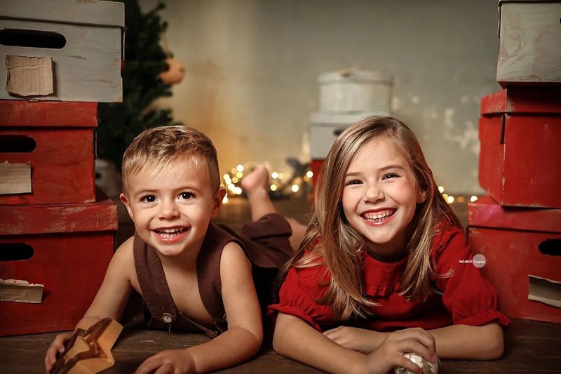 Niños felices en navidad
